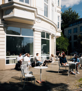 Spot Café Außenansicht